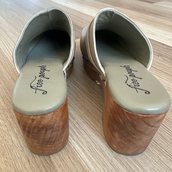 NWT Free People Calabasas Clogs - Picture 4 of 5